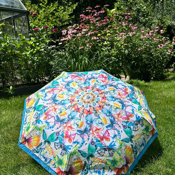 ***SOLD***
Brighton Umbrella- Rare, Excellent Condition 🦋 - Picture 6 of 8